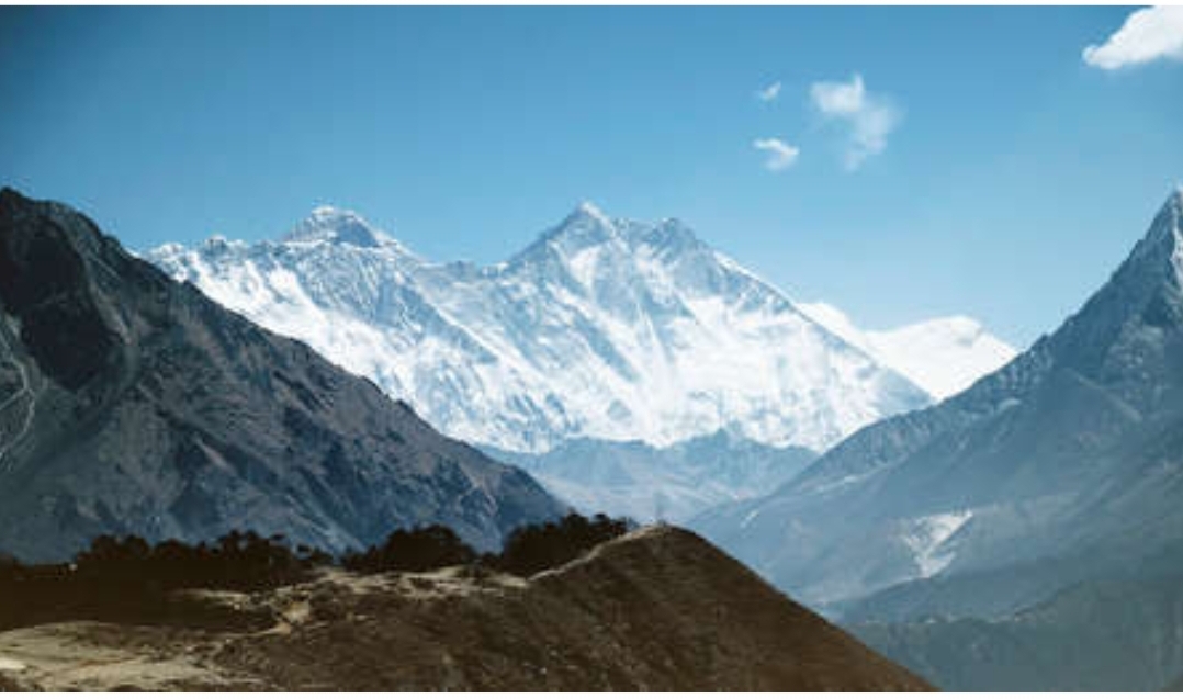 Fijan la nueva altura del Everest y termina polémica