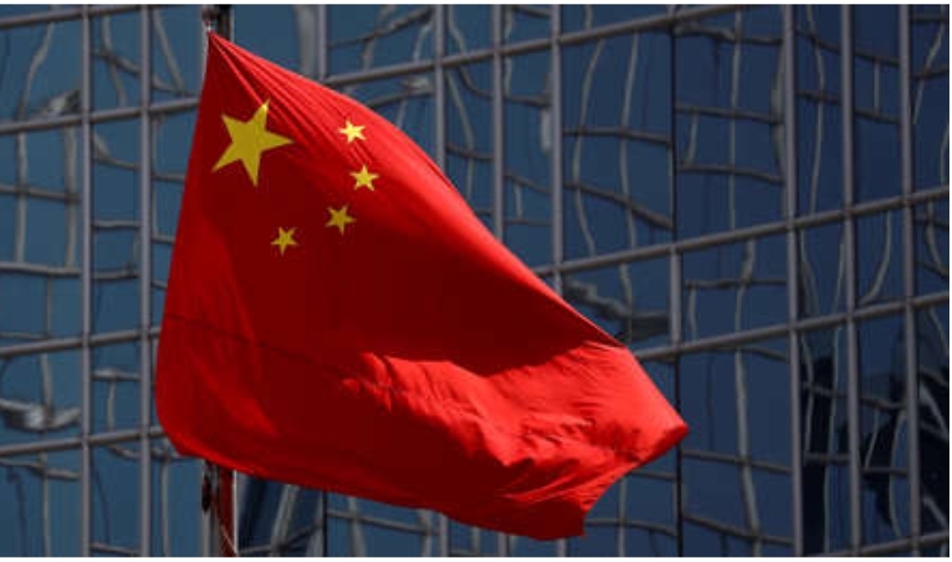 China reacciona a sanciones de EE.UU. Exigirá visas a diplomáticos y sanciona a legisladores