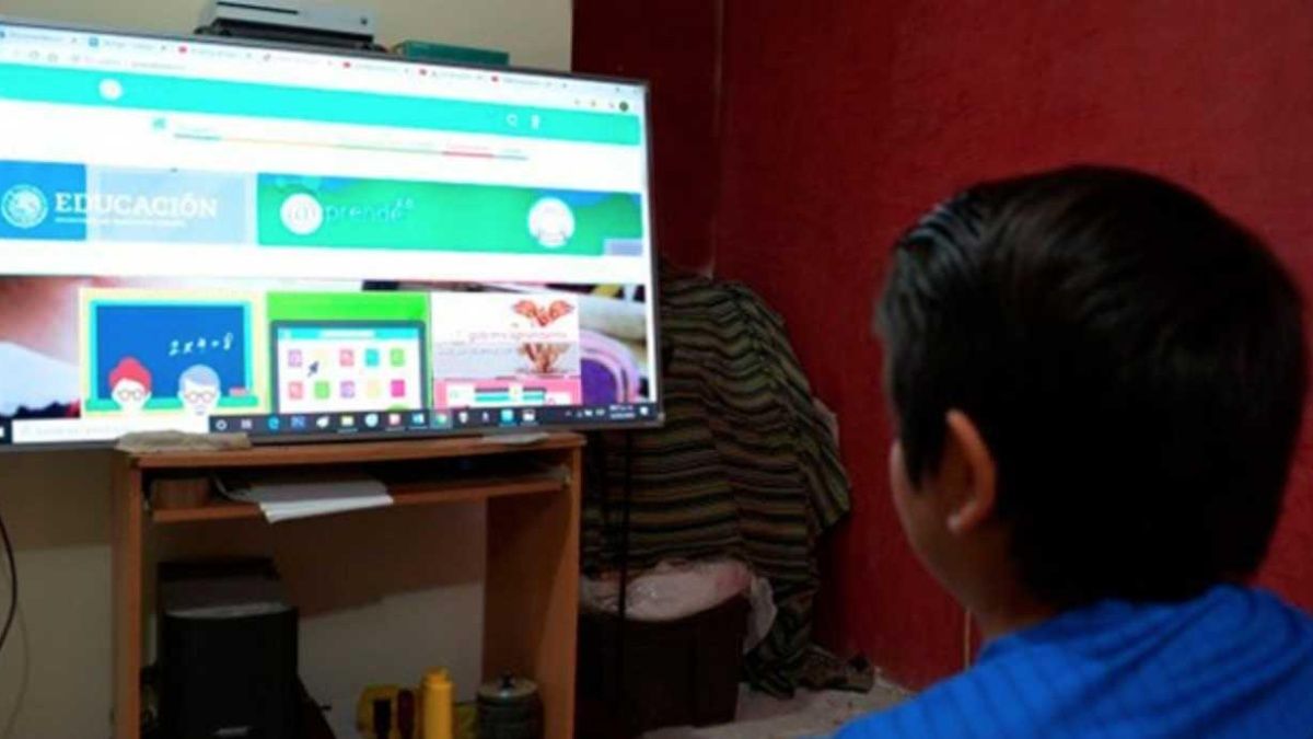 México reanuda las clases virtuales