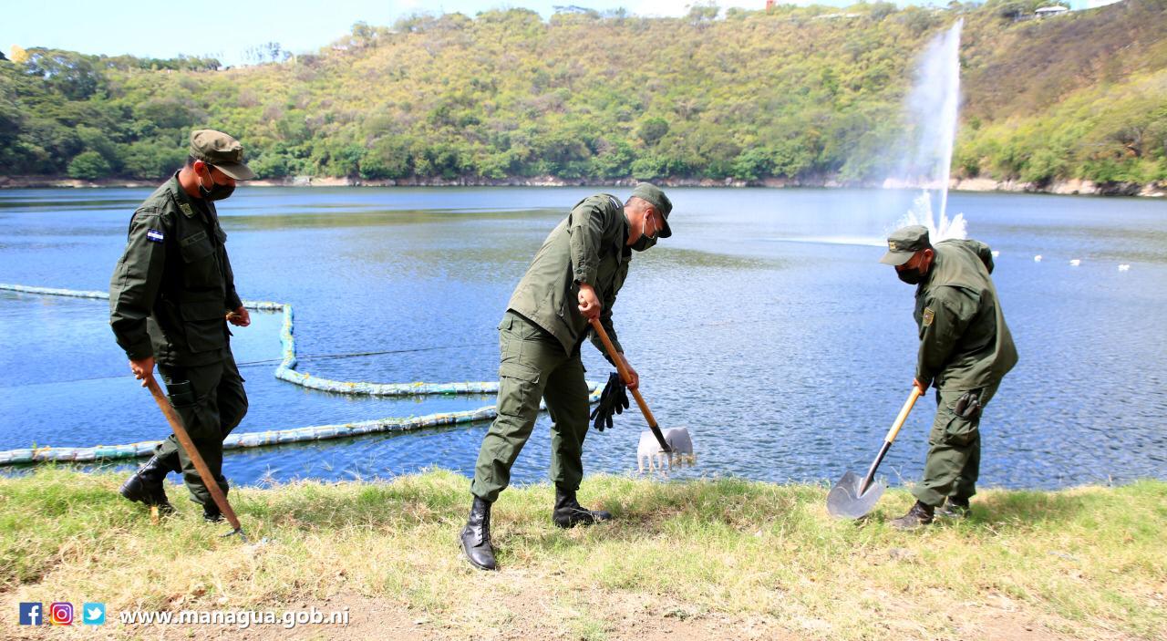 Alcaldía en jornada de limpieza en la Laguna de Tiscapa