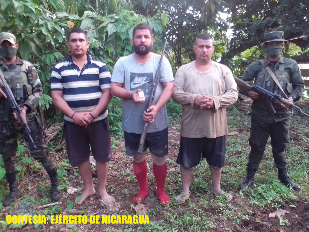Ejército hace retención de costarricenses por ingreso ilegal al país