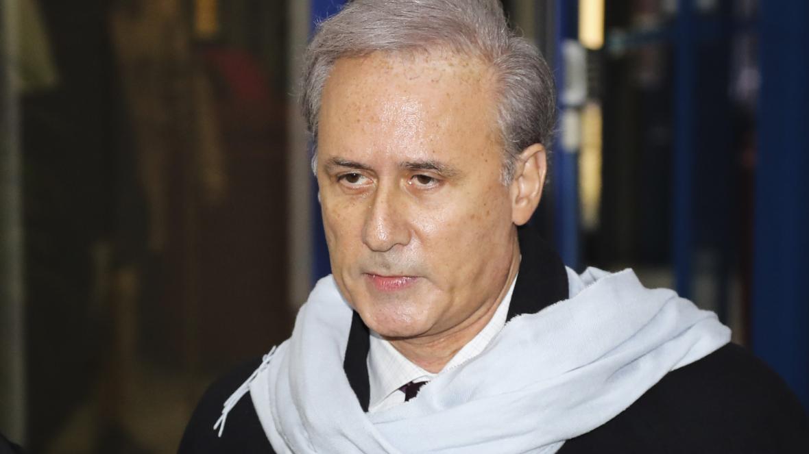 Exsecretario del estado francés condenado por violación