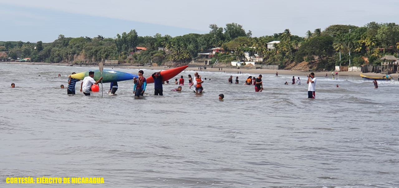 Naval brinda protección y seguridad a competencia de Kayak