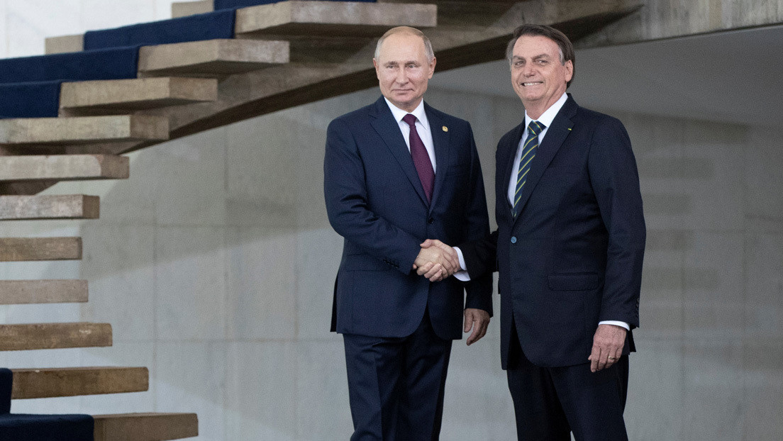 Bolsonaro se comunica con Putin para tratar la compra y producción de la vacuna Sputnik V en Brasil
