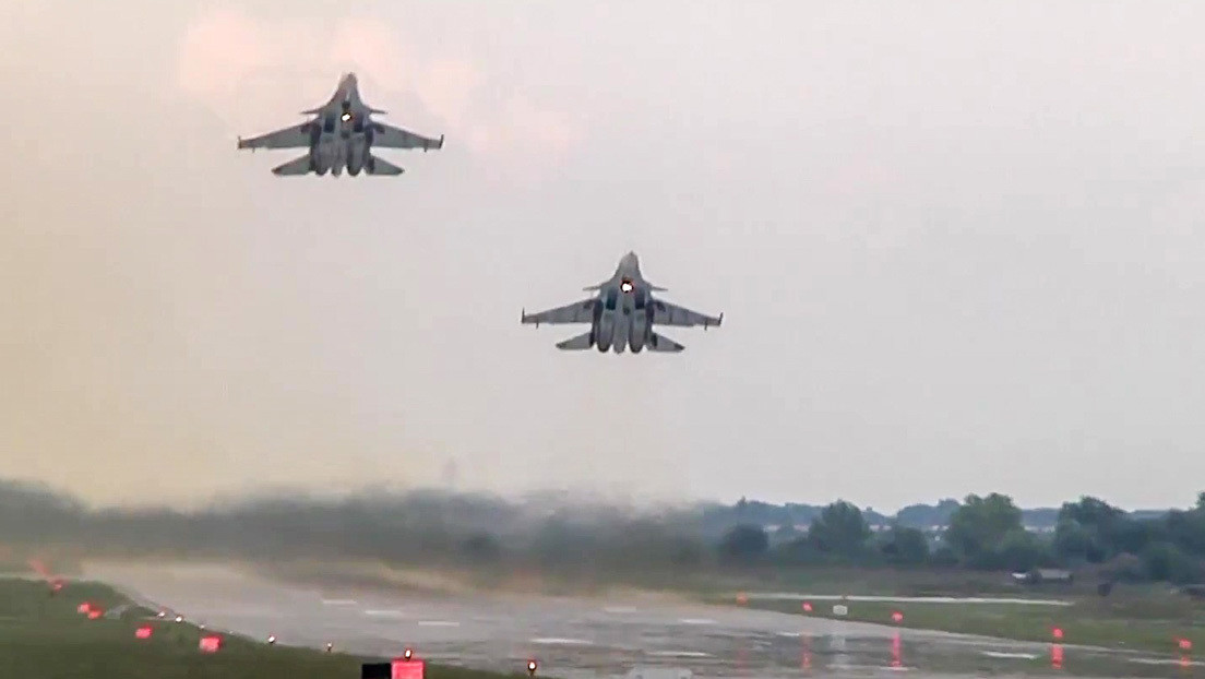 Ataque aéreo ruso destruye una base terrorista en Siria
