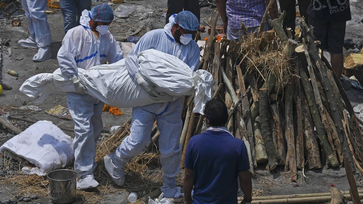 Más de 300 mil fallecidos por Covid-19 en India