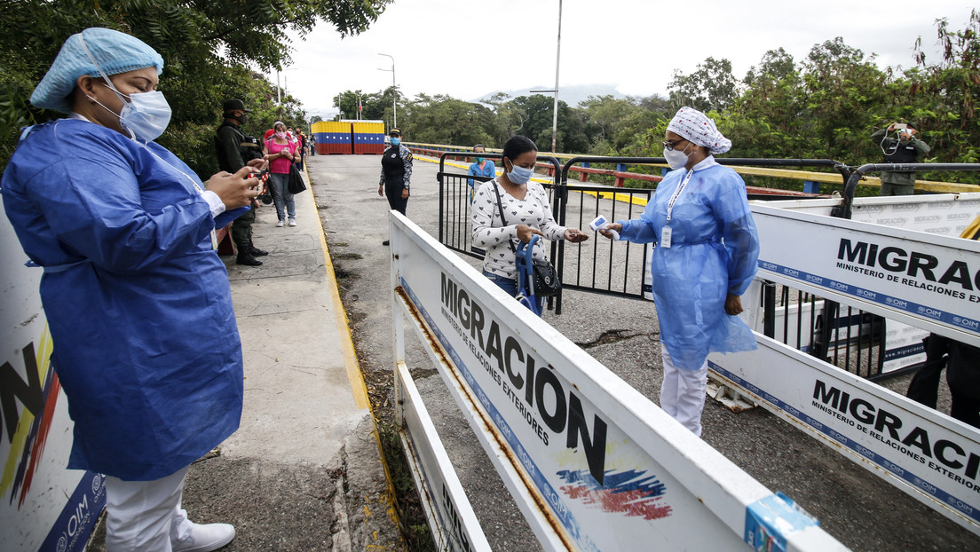 Colombia reabre su frontera con Venezuela