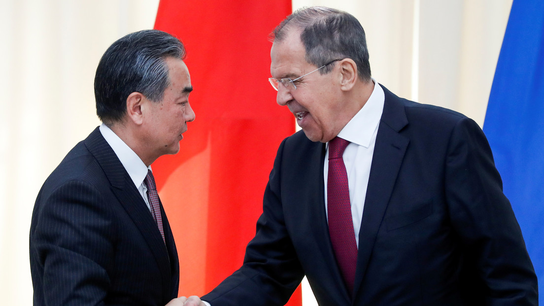 China insta a Rusia mantener una postura firme contra los actos perversos de Washington