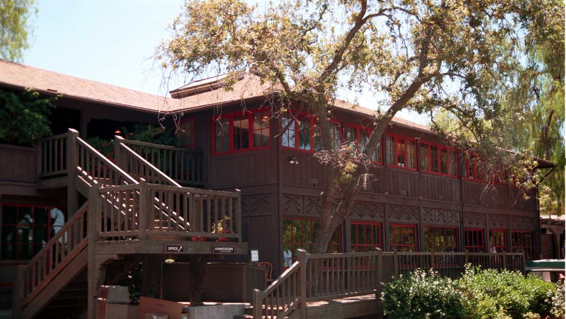 Revelan abusos sexuales ocurridos durante 40 años en una escuela de California