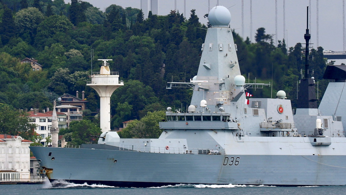 Rusia cita a la embajadora de Reino Unido por la incursión de un destructor británico en aguas rusas