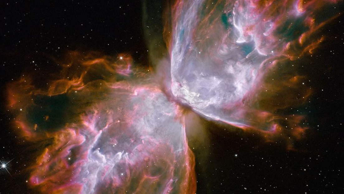 La Nasa publica la imagen de una violenta mariposa cósmica