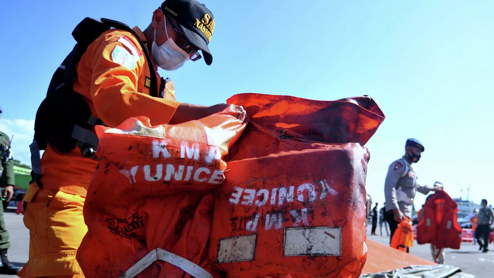 Naufragio de un barco deja como saldo 14 desaparecidos en Bangkok