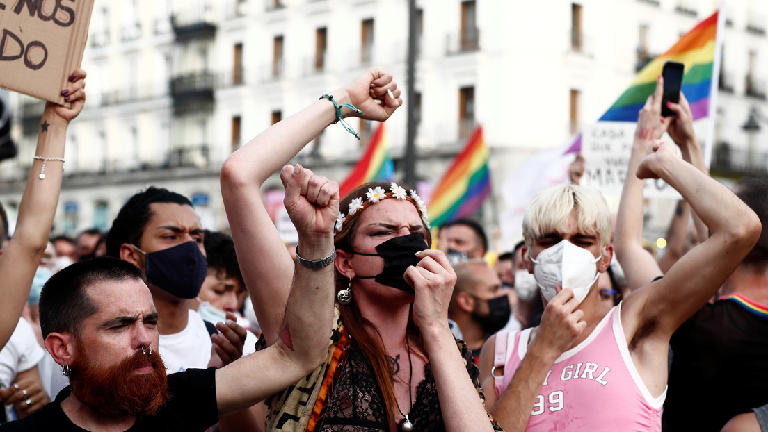 UE anuncia apertura de acciones legales contra Hungria y Polonia por discriminación a la comunidad LGBT,
