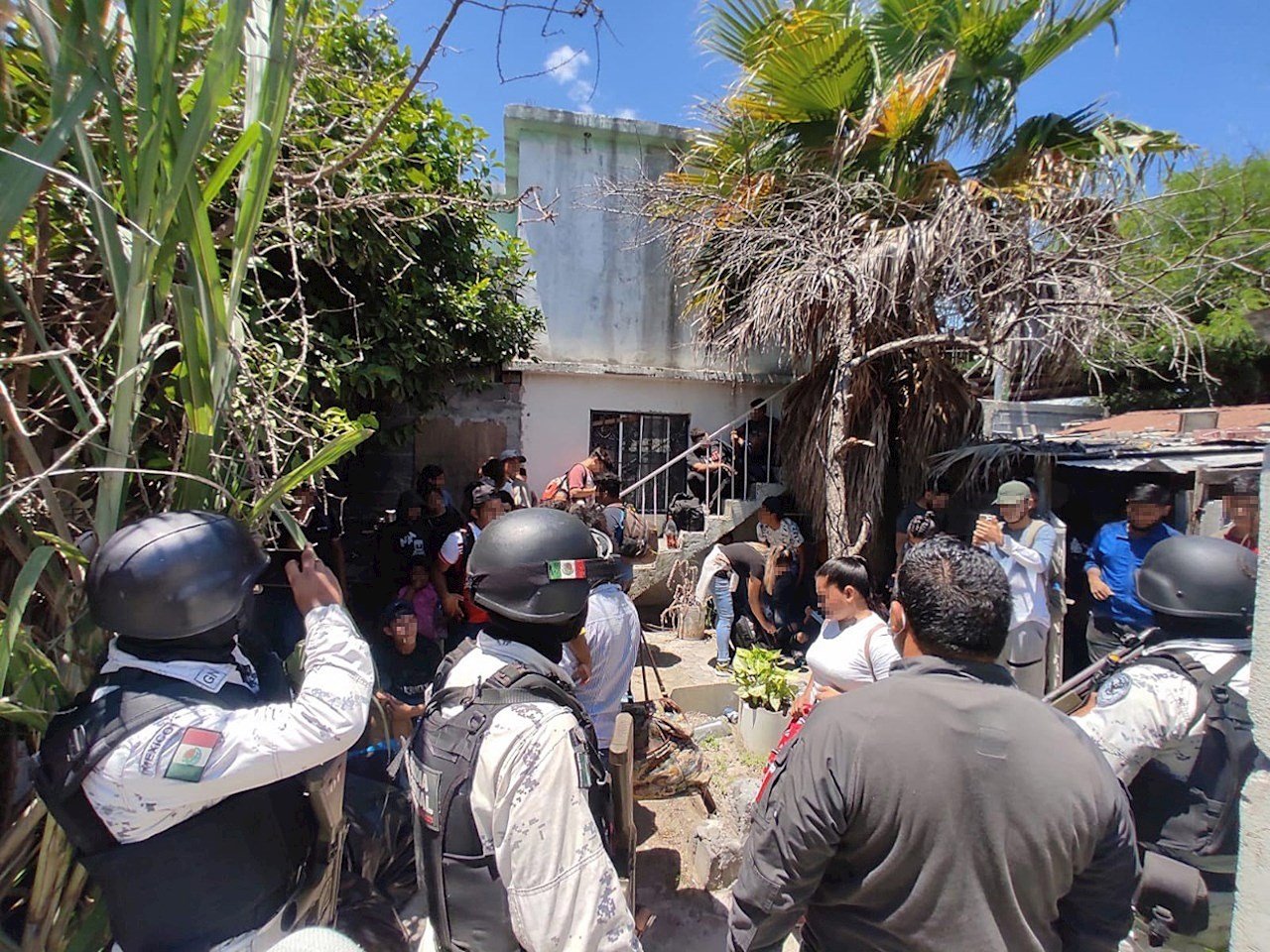 Rescatan a más de 50 migrantes en el norte de México