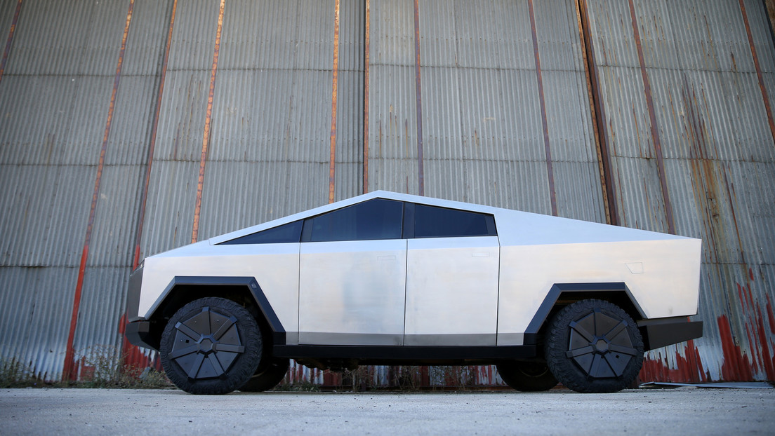 Nueva camioneta “Cybertruck” de Tesla será capaz de ‘moverse como un cangrejo’