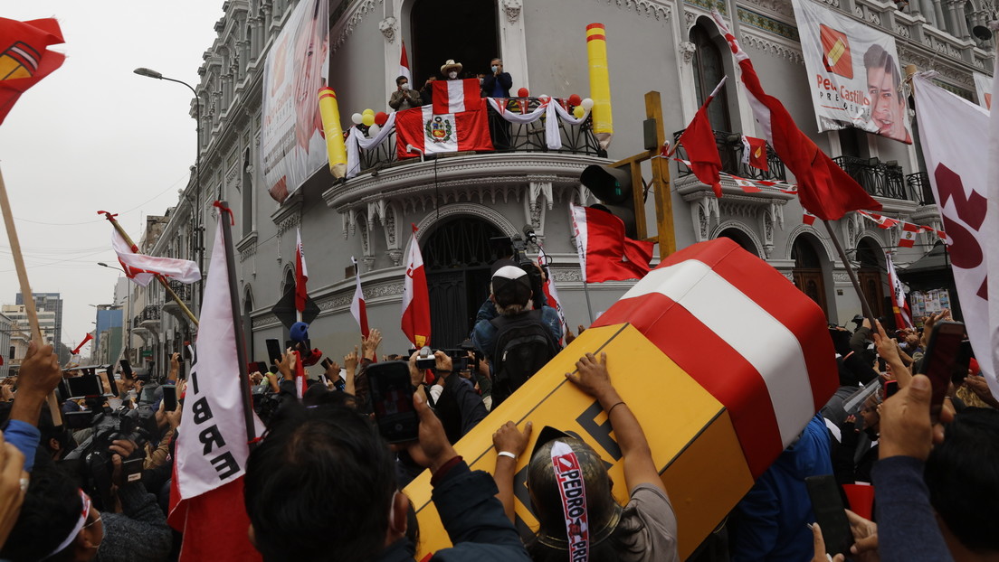 Convocan a paro nacional en Perú para pedir acelerar la proclamación de Pedro Castillo