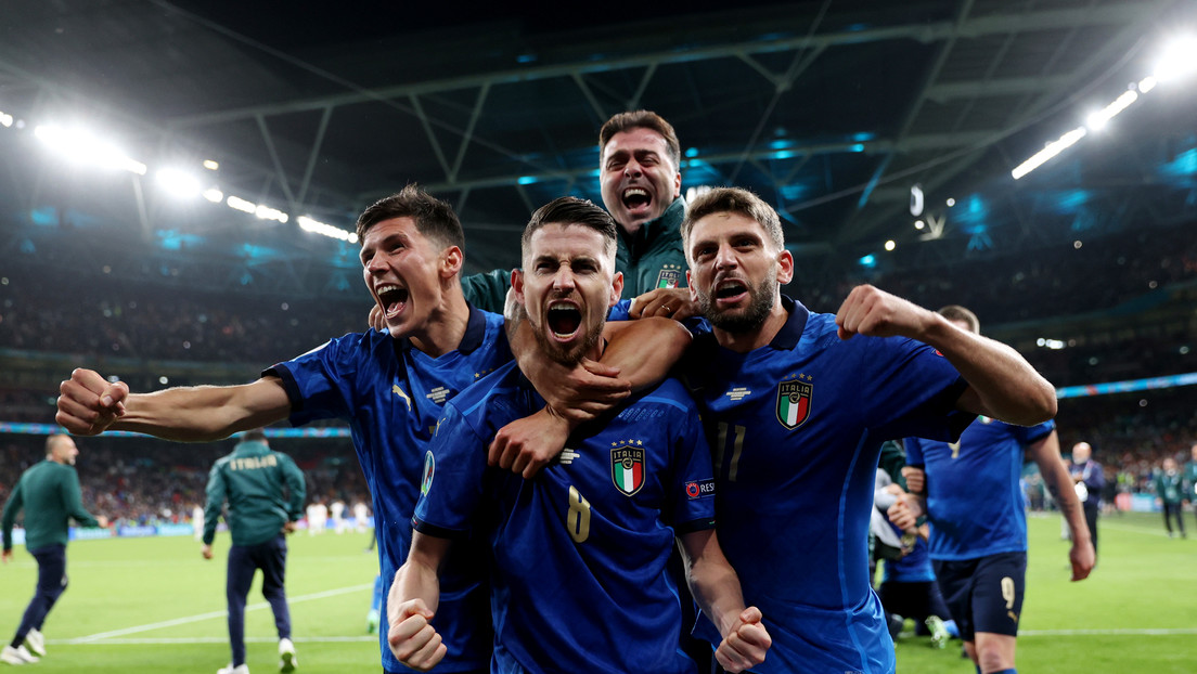 Italia clasifica para la final de la Eurocopa de fútbol por primera vez desde 2012