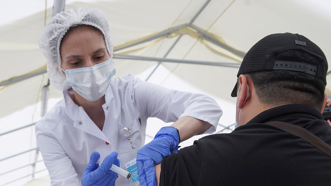 Rusia aprueba un estudio de la combinación de las vacunas Sputnik Light y la de AstraZeneca