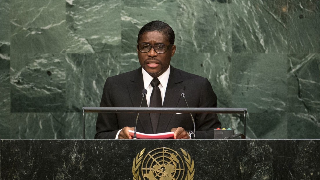 Guinea Ecuatorial  extrae  petróleo en África, no obstante, el 76,8 % de la población vive en pobreza