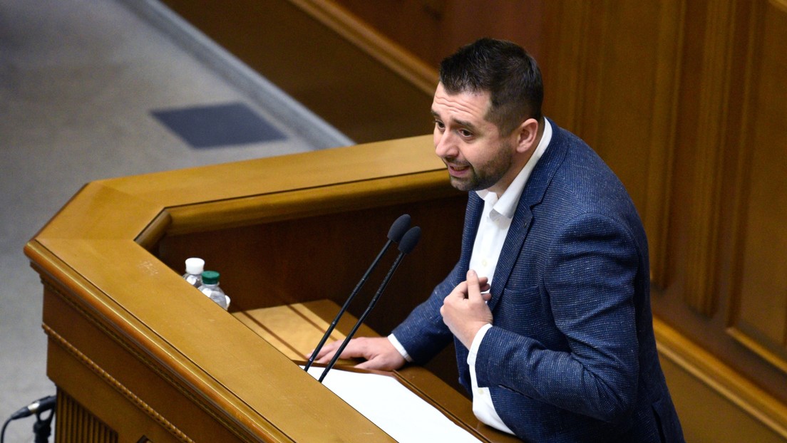 “Error fatal”  destruir el arsenal nuclear ucraniano sostiene diputado David Arajamiya