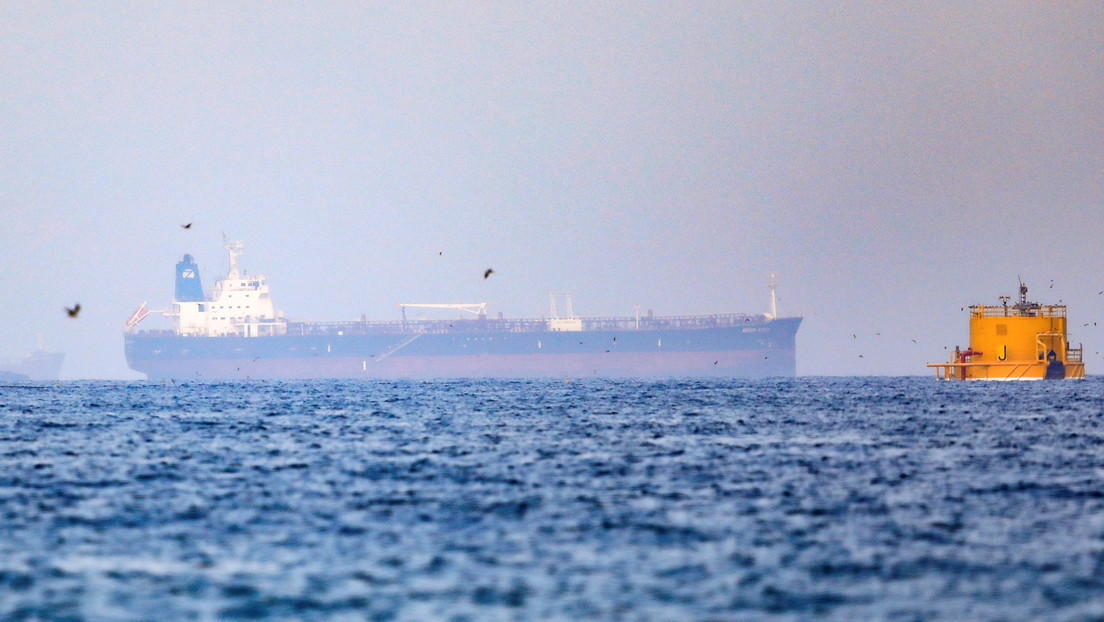 Dos barcos advierten que han perdido el control en el golfo de Omán