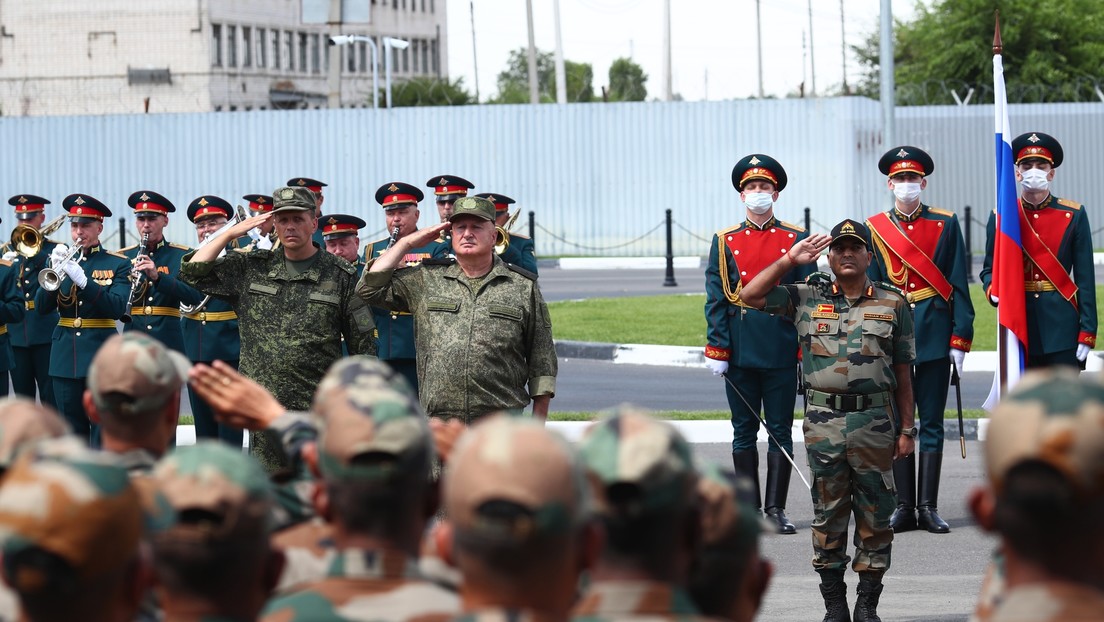 Rusia e India realizan ejercicios militares conjuntos