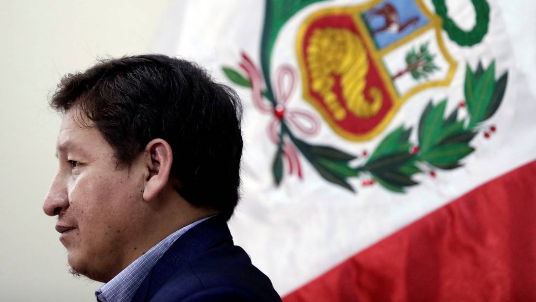 Perú ordena investigar al primer ministro y al líder del partido de Gobierno