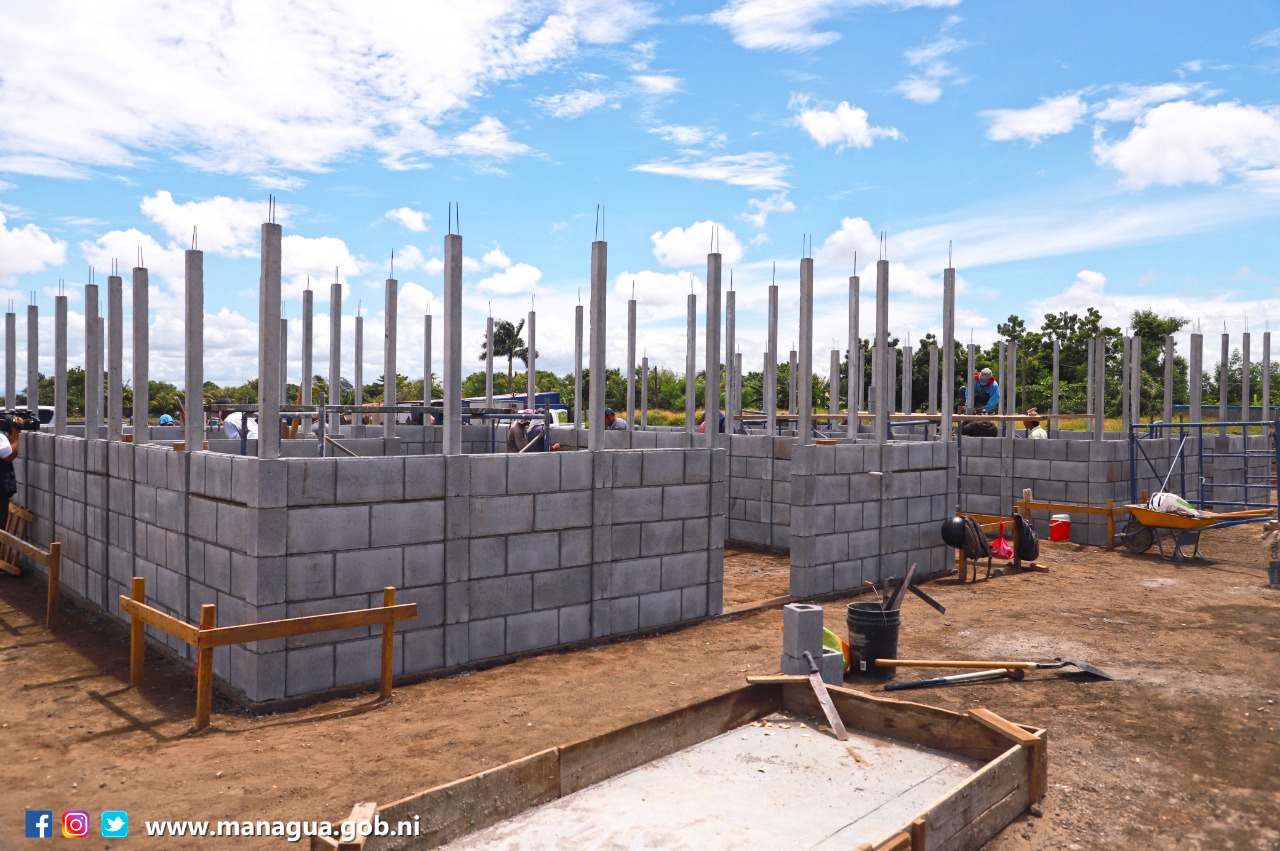 Programa Bismarck Martínez inicia construcción de viviendas en Villa Flor de Pino
