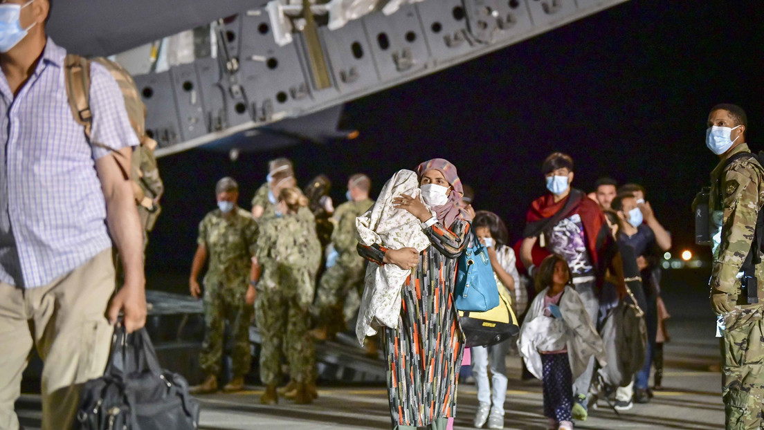 Avión italiano ha sido tiroteado al despegar del aeropuerto de Kabul con evacuados a bordo