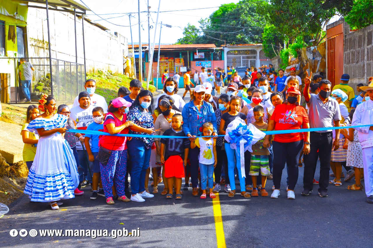 Familias del barrio Carlos Fonseca con calles nuevas