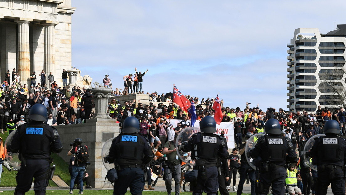 Más de 100 detenidos en Australia durante una protesta contra vacunación obligatoria