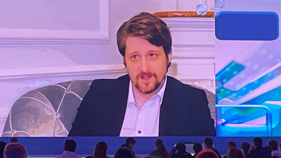 Analista de EE.UU explica consecuencias sobre fallo en las redes sociales