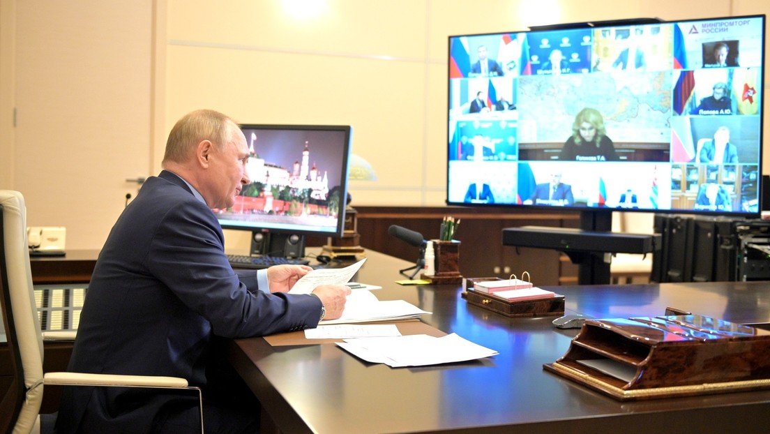 Putin anuncia una semana no laboral por el aumento de casos de Covid-19 en Rusia.