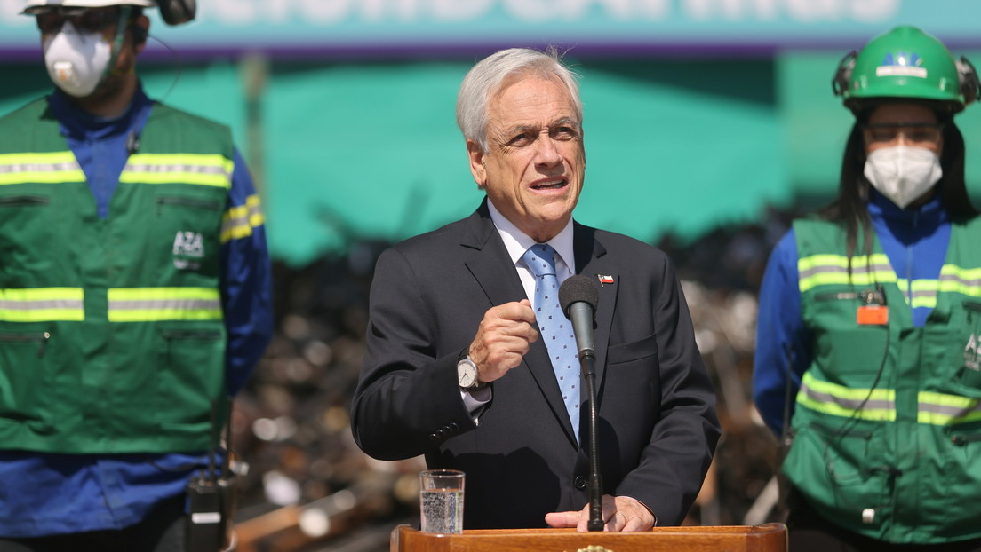 Presidente de Chile anuncia un proyecto de ley para extender la carrera de Carabineros y aumentar los salario
