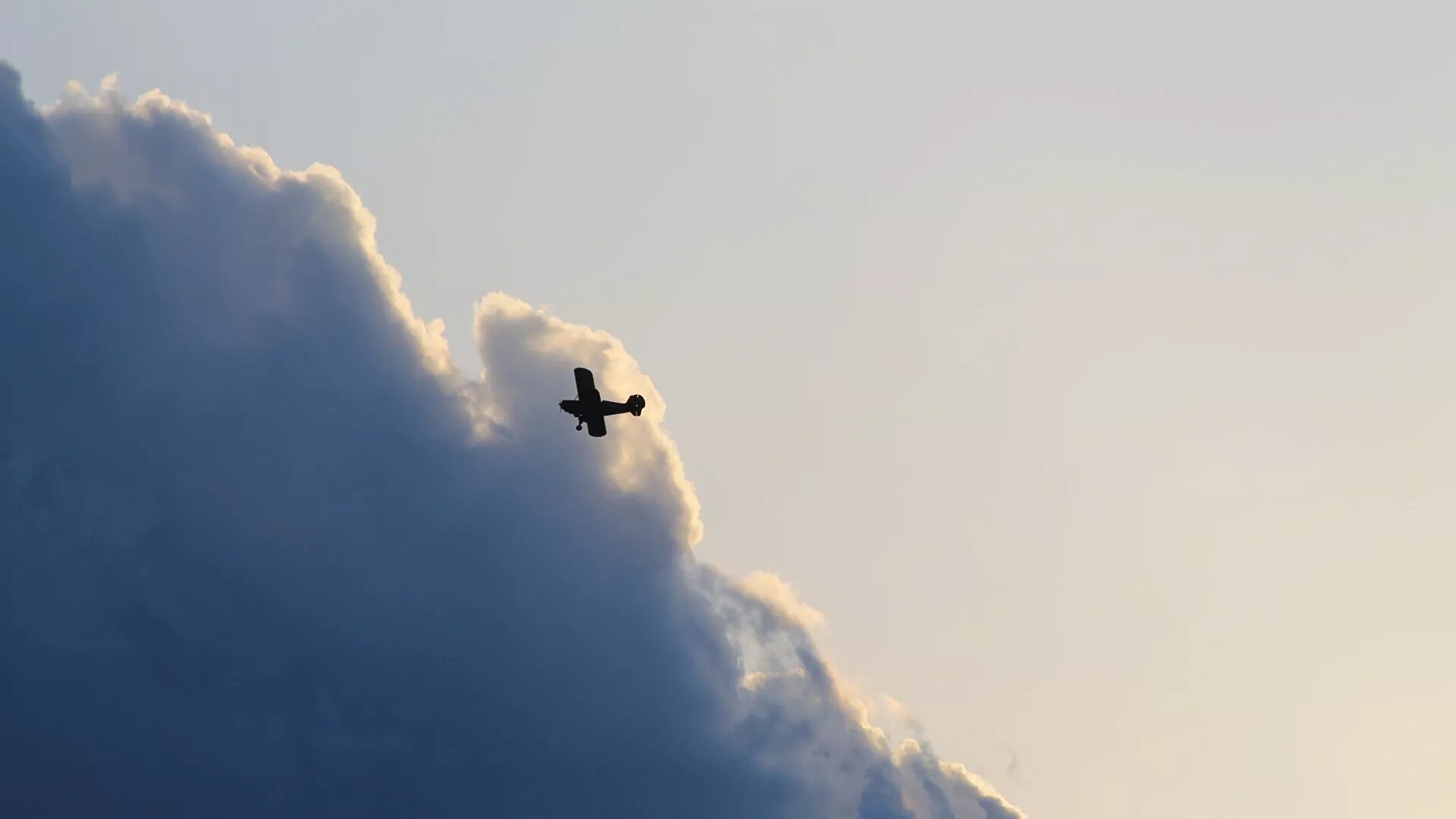 Tres personas fallecen tras estrellarse una avioneta en Paraguay