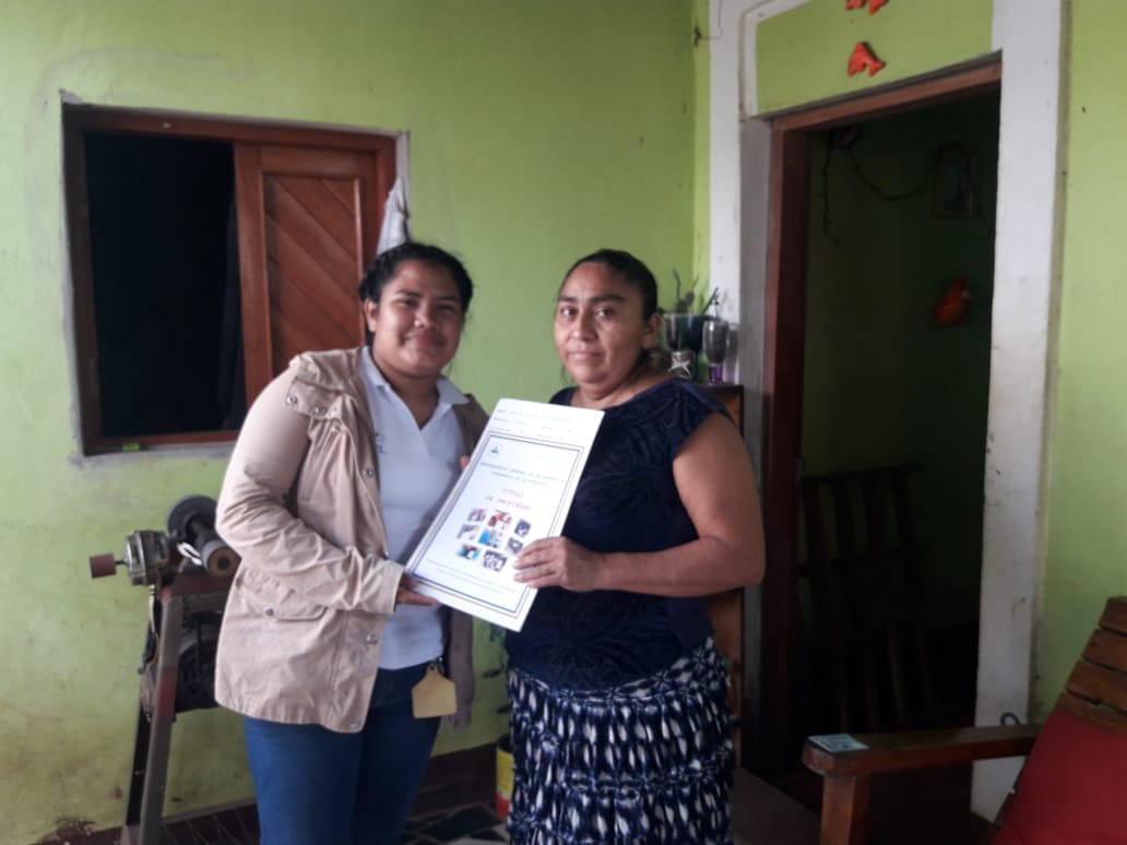 Familias de Carazo reciben títulos de propiedad