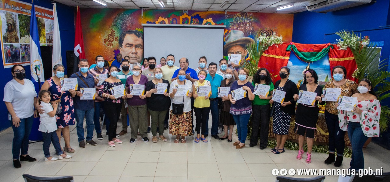 Alcaldía premia a los ganadores del concurso de altares