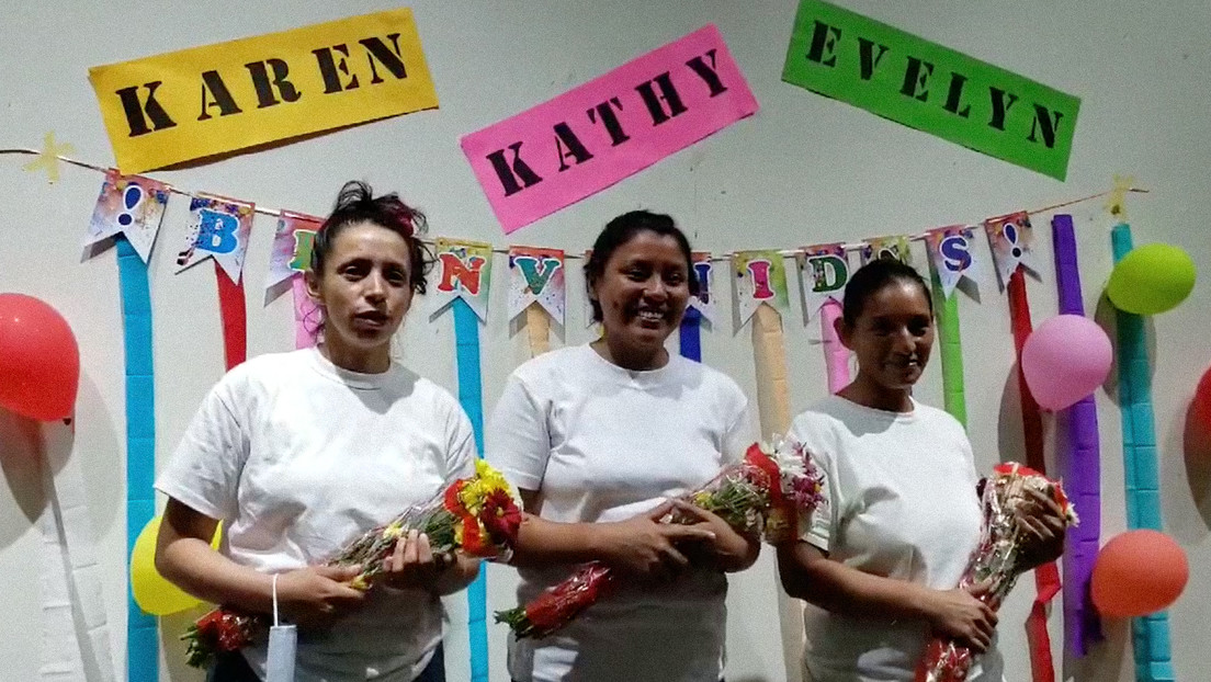 Liberan a tres mujeres encarceladas por sufrir abortos espontáneos en El Salvador