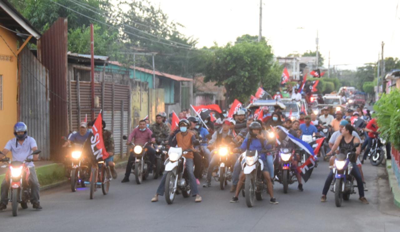 Familias nicaragüenses saludan con dianas Juramentación del Pueblo Presidente
