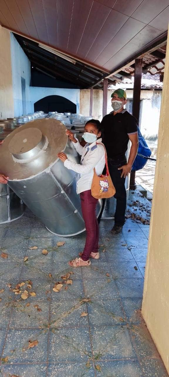 Productores de Totogalpa reciben silos para almacenar semillas