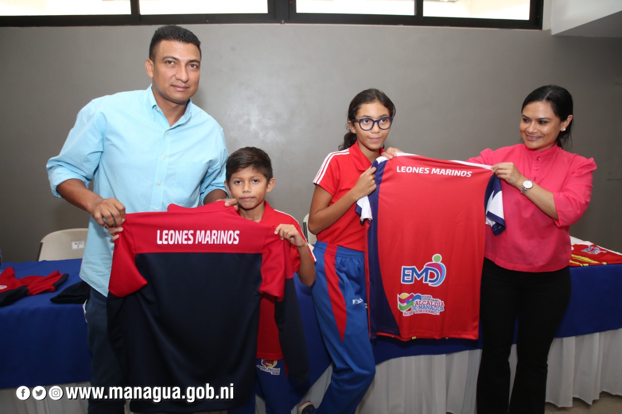 Alcaldía de Managua entrega material deportivo