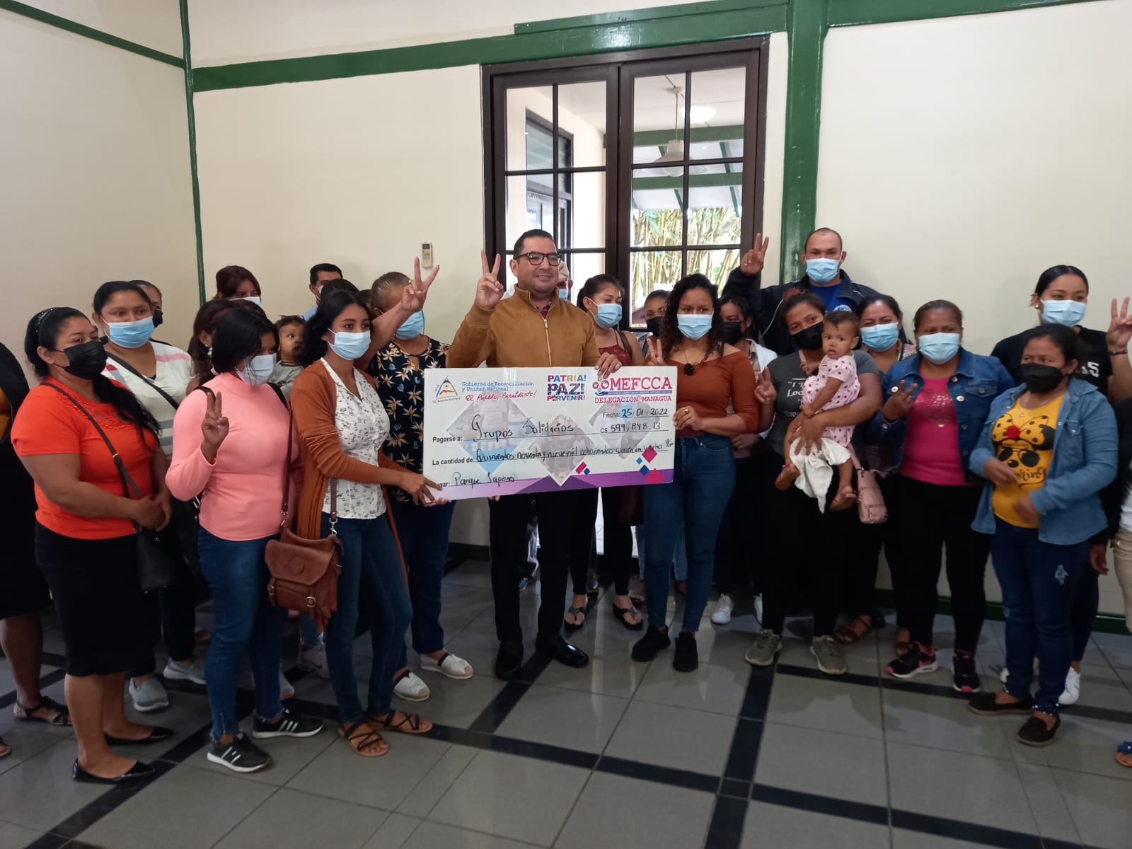 Emprendedores capitalinos reciben crédito a través del MEFCCA