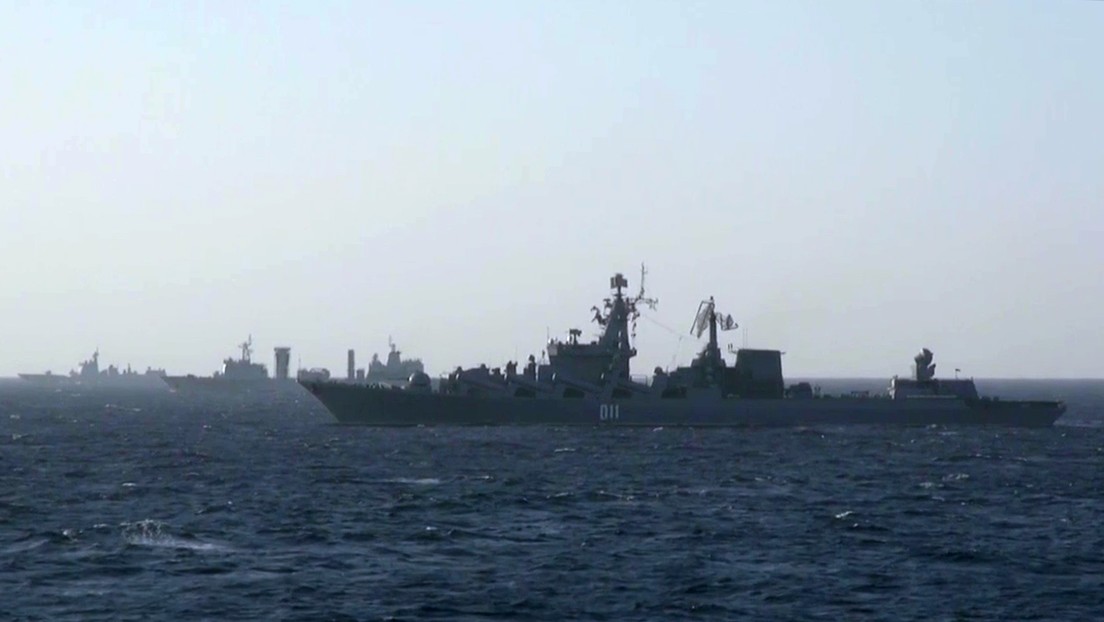 Rusia y China realizan un ejercicio naval conjunto en el mar Arábigo