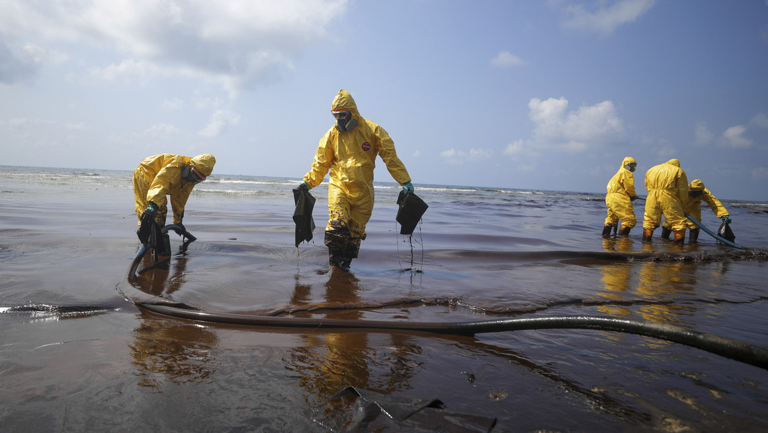Tailandia declara estado de emergencia por un vertido de entre 20 y 50 toneladas de petróleo en la costa este del país