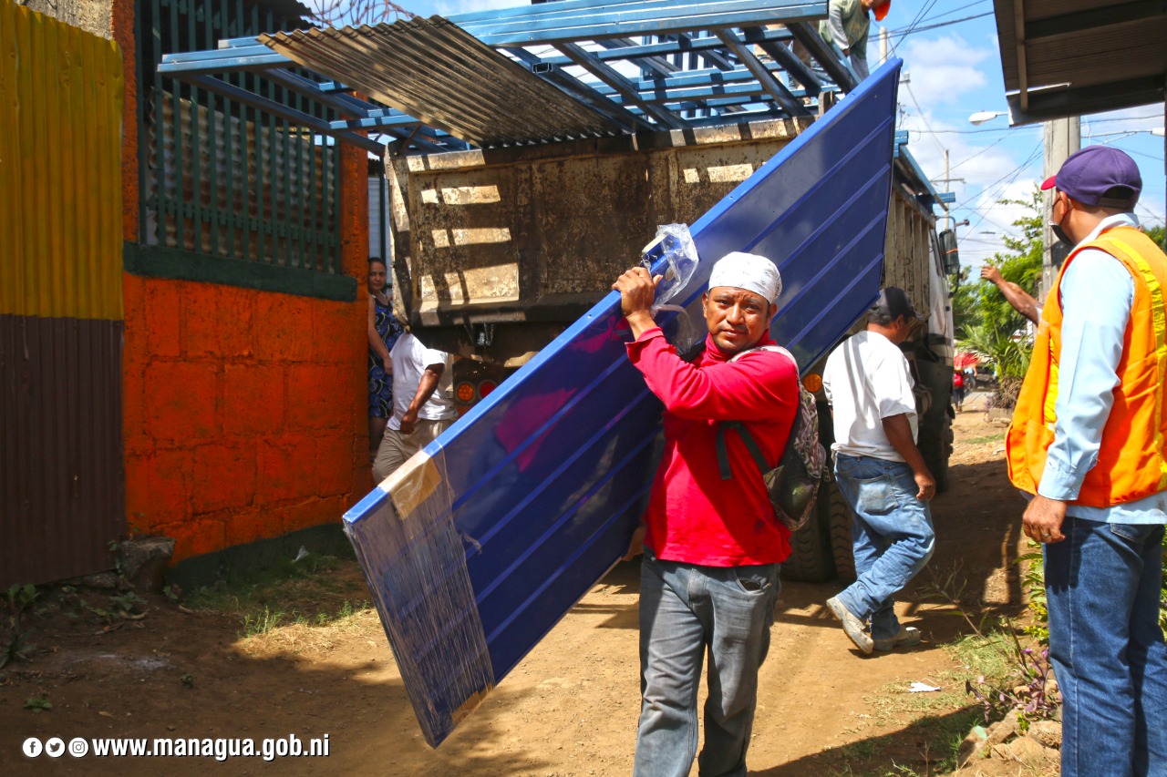 Alcaldía de Managua realiza entrega de materiales de construcción para viviendas solidarias