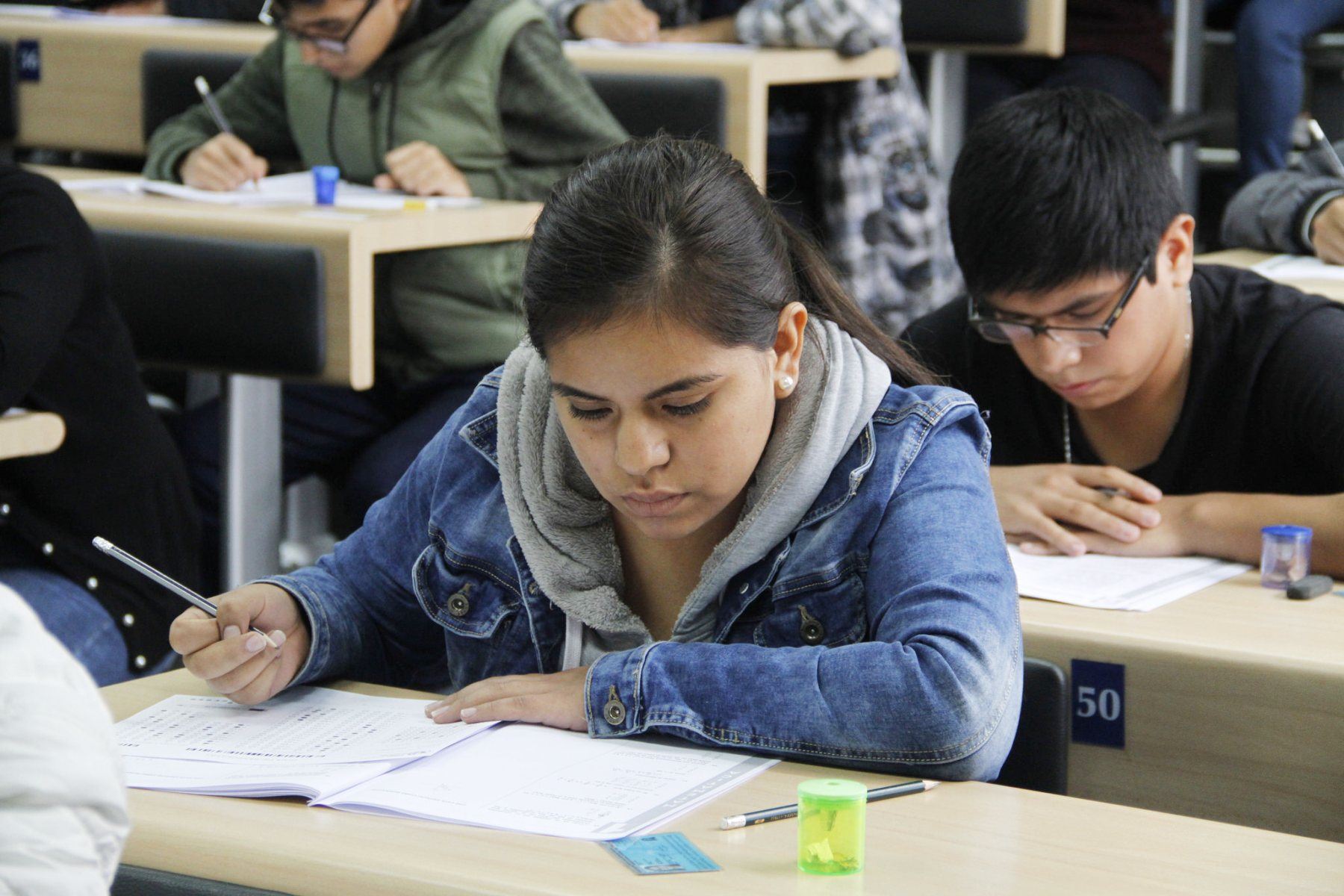BCIE financiará estudios de 1.200 jóvenes de escasos recursos de Centroamérica y el Caribe
