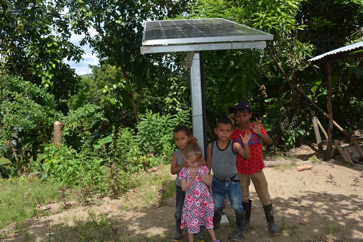 Más familias del Caribe Sur son atendidas con proyectos de electrificación