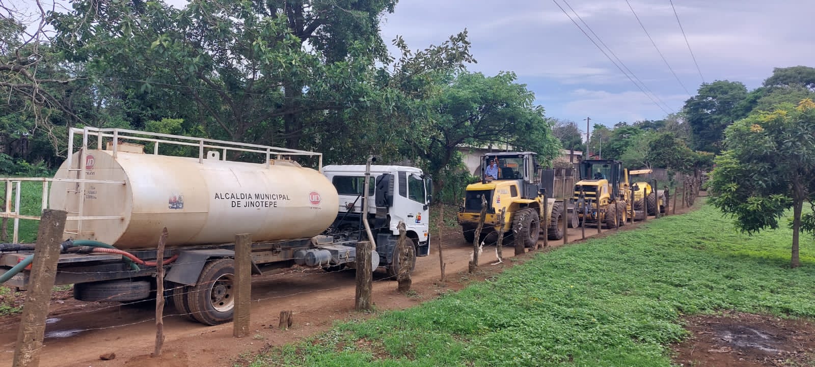 Mejoran caminos productivos en una comunidad de Jinotepe