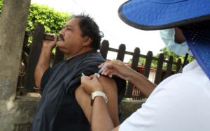 Capitalinos continúan vacunándose contra el Coronavirus