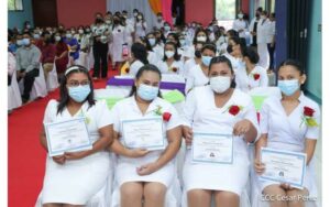 Escuela Yolanda Mayorga gradúa a 43 auxiliares de enfermería en Managua